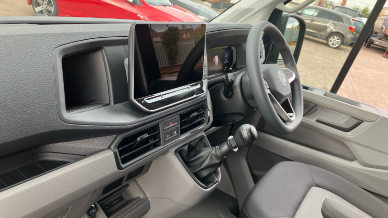 Volkswagen Crafter Cr35 Mwb Diesel 4Motion 2.0 TDI 177PS Commerce Plus Low Roof Van Auto